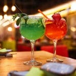 zwei Cocktails serviert im La Osteria dem Italiener im Zentrum von Dresden